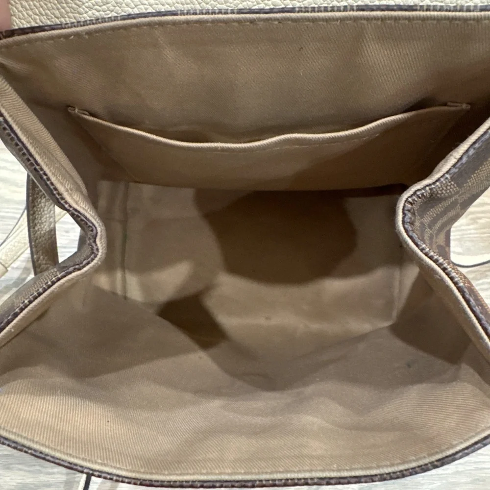 Louis Vuitton Clapton Backpack D.Ebe Crem - Picture 4 of 10